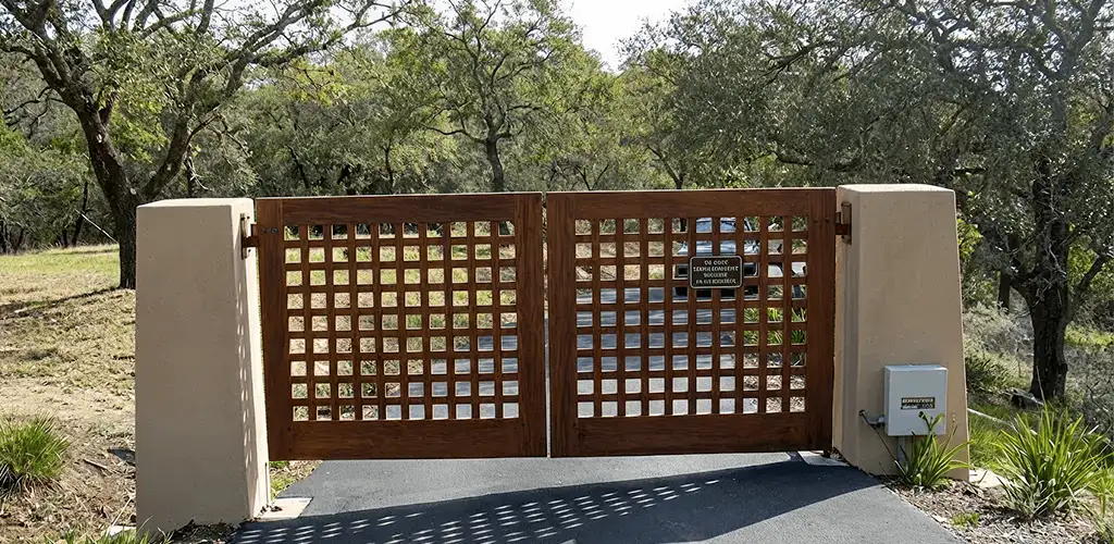 Driveway gate installation for a residential property in Kansas City, KS